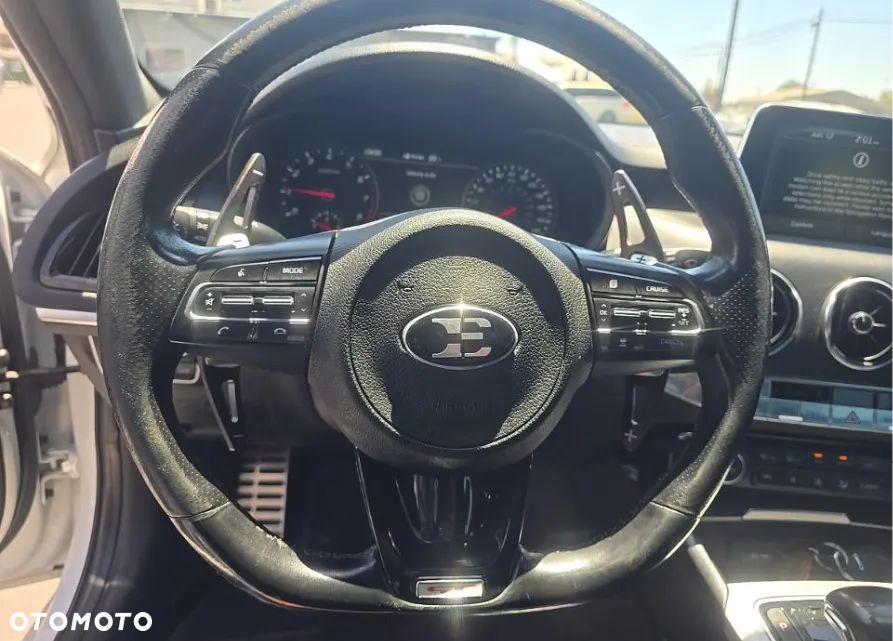 Kia Stinger - 8