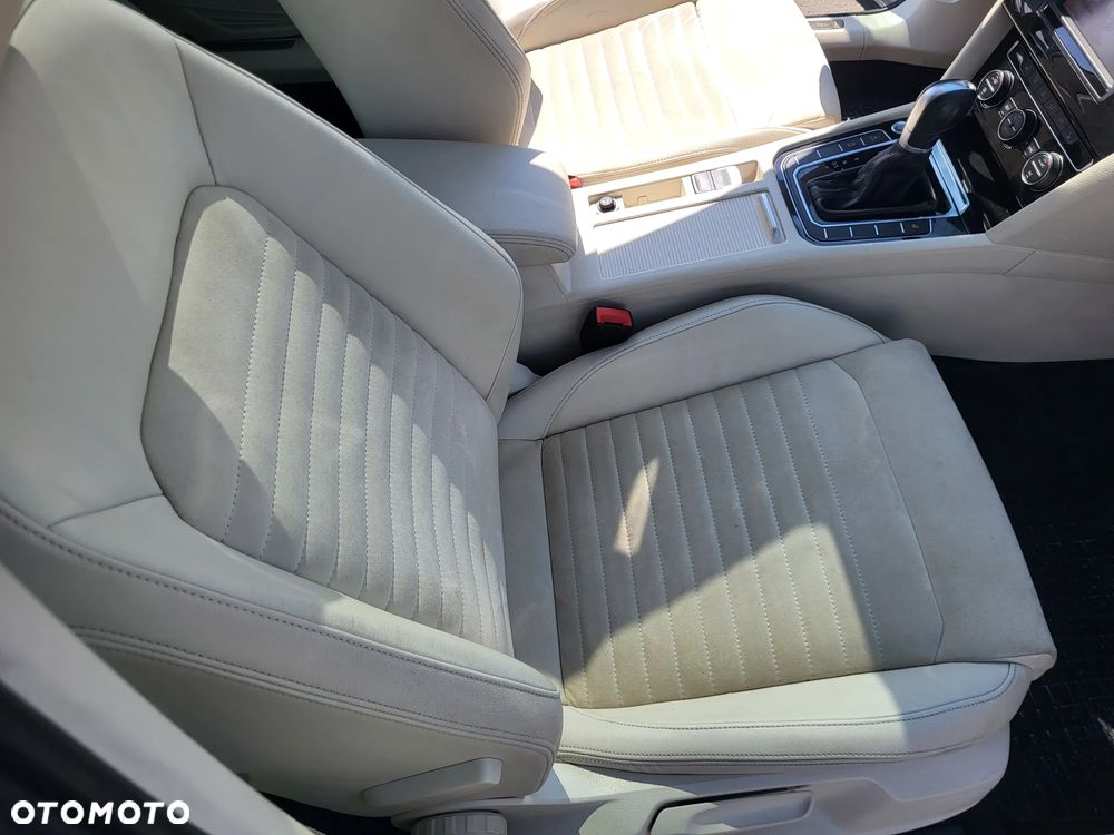 Volkswagen Passat 2.0 TDI SCR DSG Highline - 17