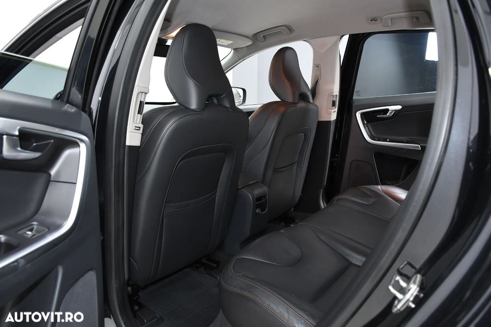 Volvo XC 60 D4 Geartronic Summum - 16