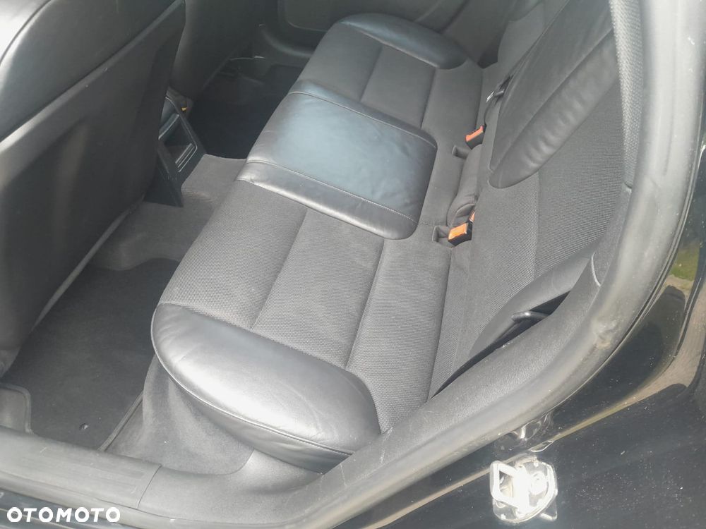 Audi A3 Sportback 2.0 TDI DPF S tronic S line Sportpaket - 16