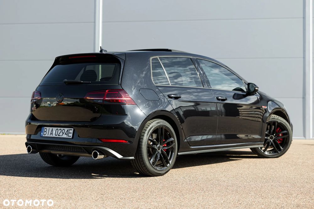 Volkswagen Golf - 25