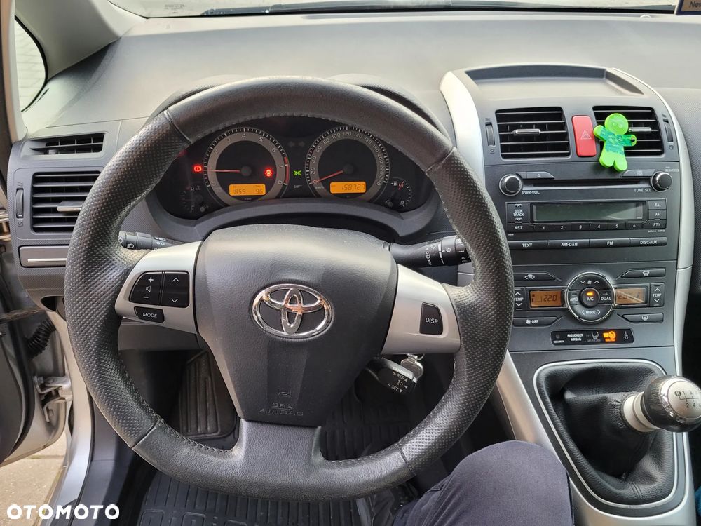 Toyota Auris - 14