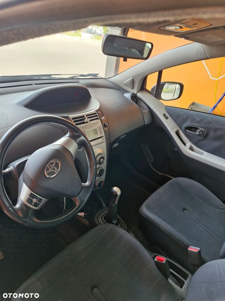 Toyota Yaris 1.0 Luna A/C - 6