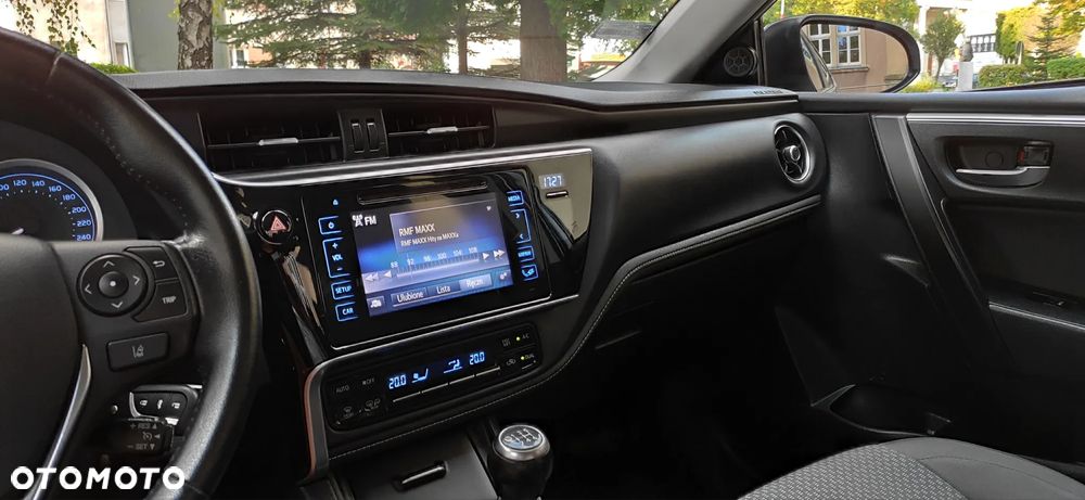 Toyota Corolla 1.6 Comfort - 32