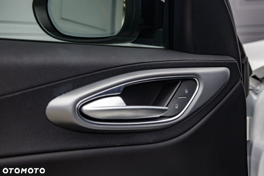 Alfa Romeo Giulia 2.0 Turbo 16V AT8-Q4 Veloce - 16