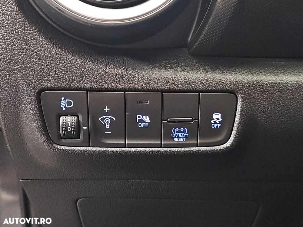 Hyundai KONA - 15