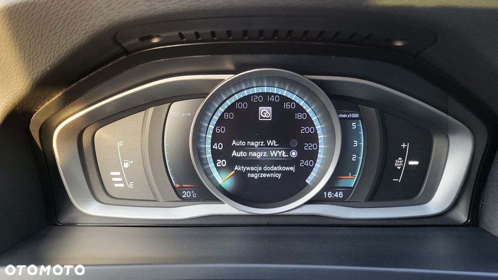 Volvo V60 D4 Summum - 15