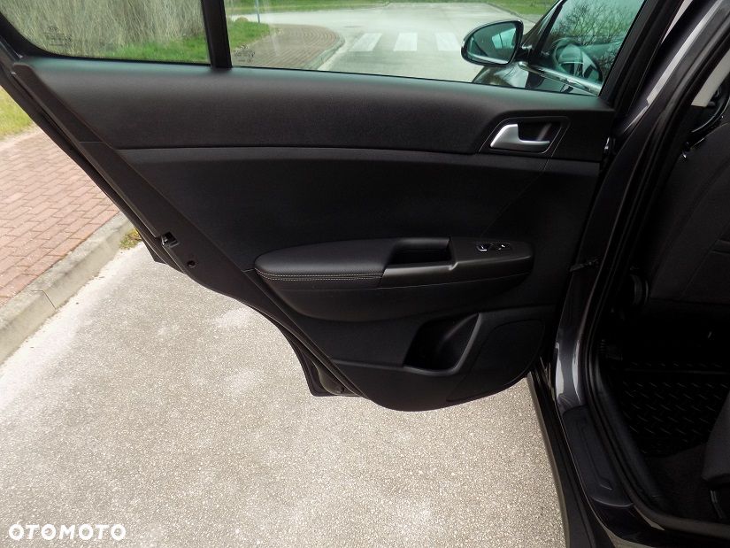 Kia Sportage 1.6 GDI 2WD DREAM-TEAM EDITION - 35