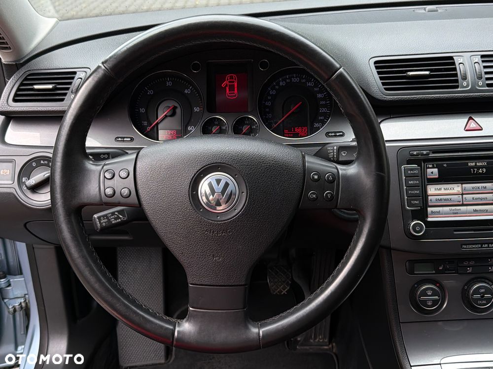 Volkswagen Passat - 28