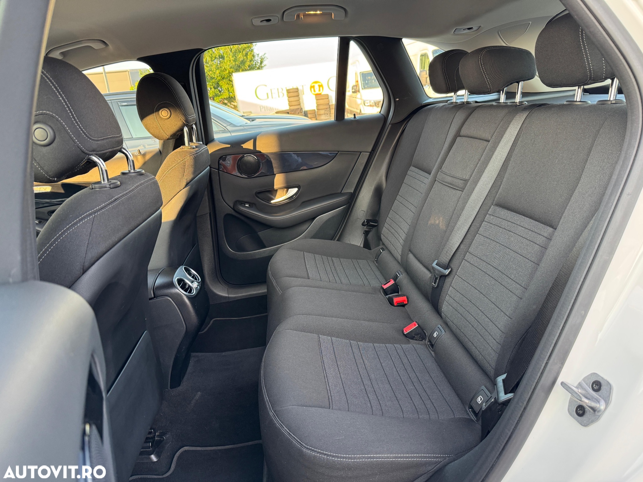 Mercedes-Benz GLC 200 d 4Matic 9G-TRONIC - 24