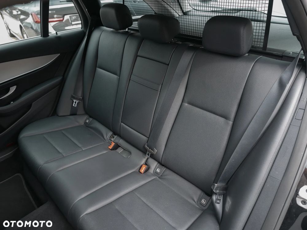 Mercedes-Benz Klasa E 300 de 9G-TRONIC Avantgarde - 25