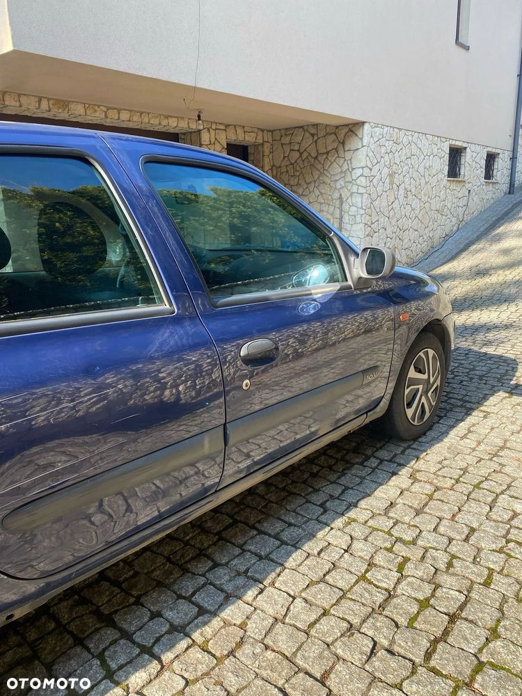 Renault Clio 1.2 16V Authentique - 30
