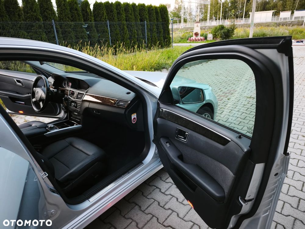 Mercedes-Benz Klasa E 300 CDI DPF BlueEFFICIENCY 7G-TRONIC Avantgarde - 11