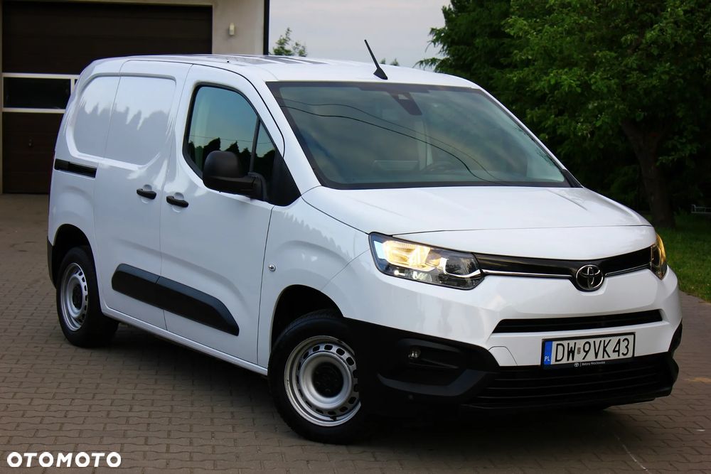 Toyota PROACE CITY BLASZAK 2 OSOBOWY 1.2 D-4T BENZYNA 110KM PEWNE AUTO FV23% - 1