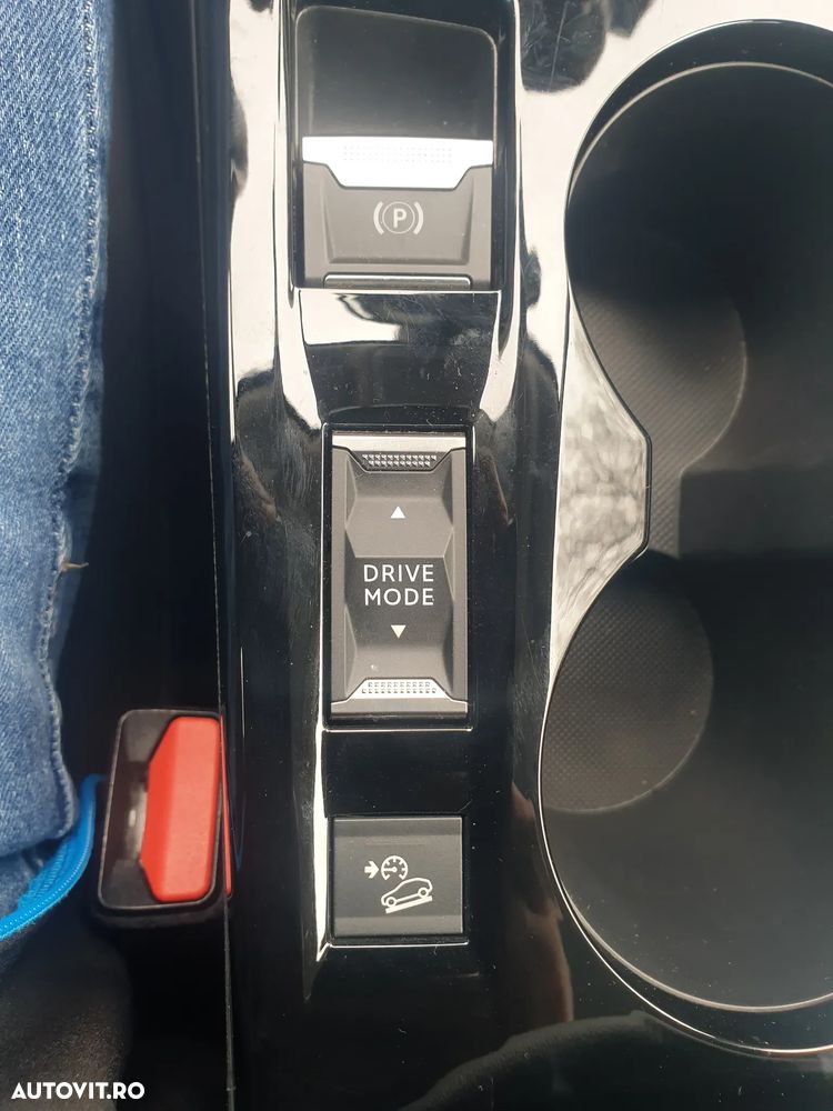 Peugeot 2008 1.2 L PureTech STT Allure - 29