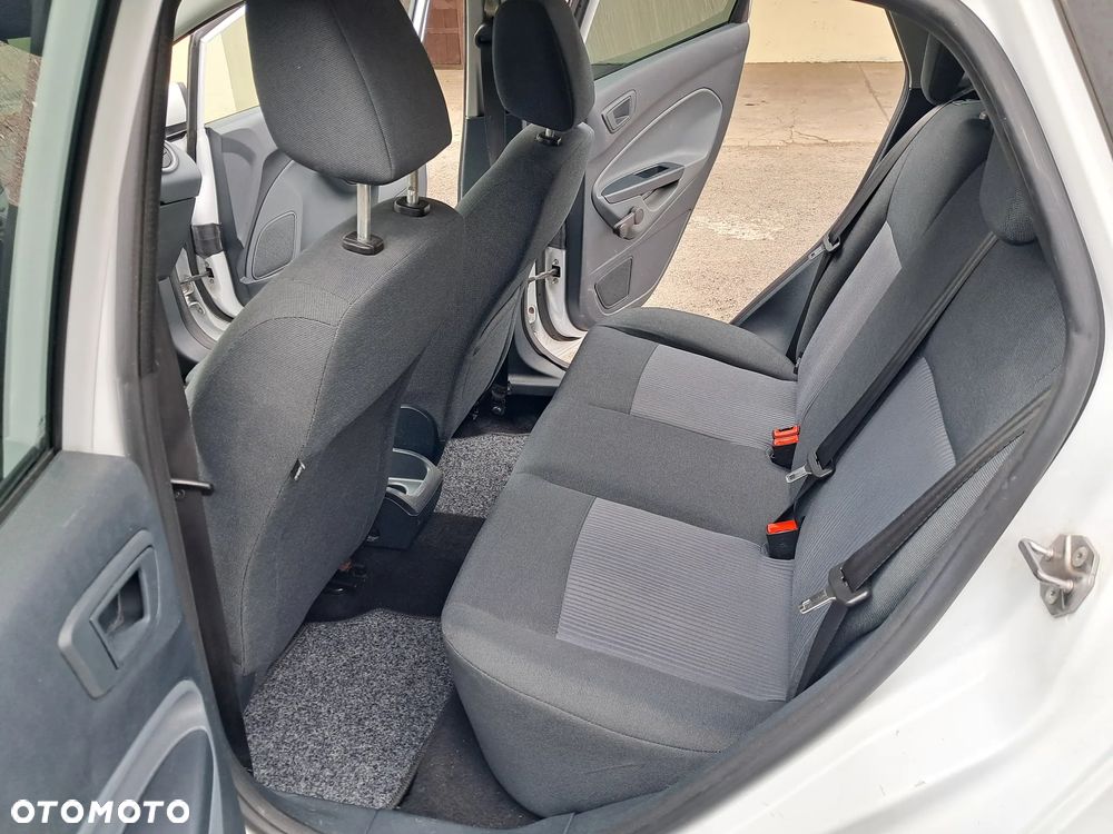 Ford Fiesta 1.25 Champions Edition - 11