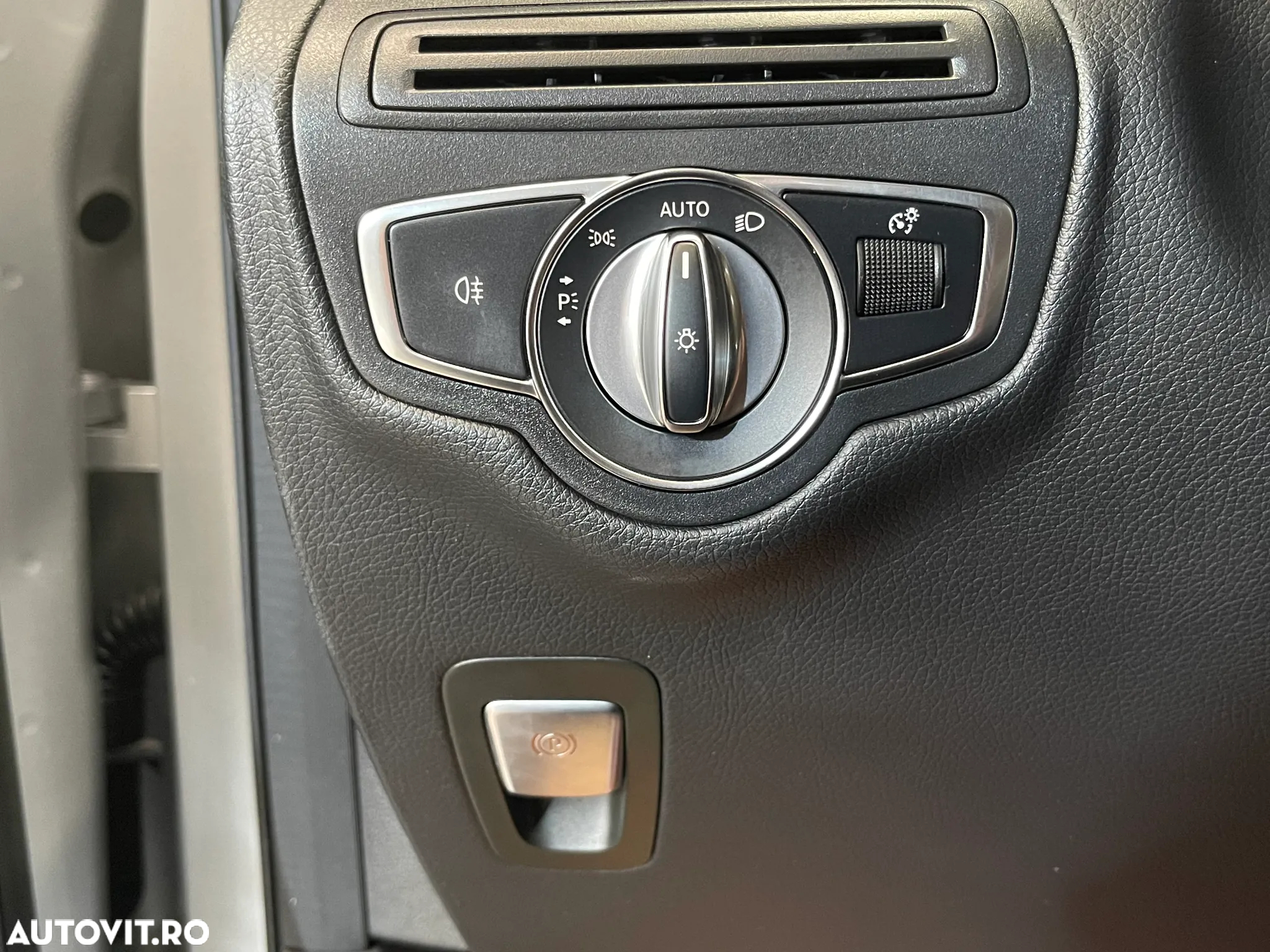 Mercedes-Benz GLC 300 d 4MATIC - 23