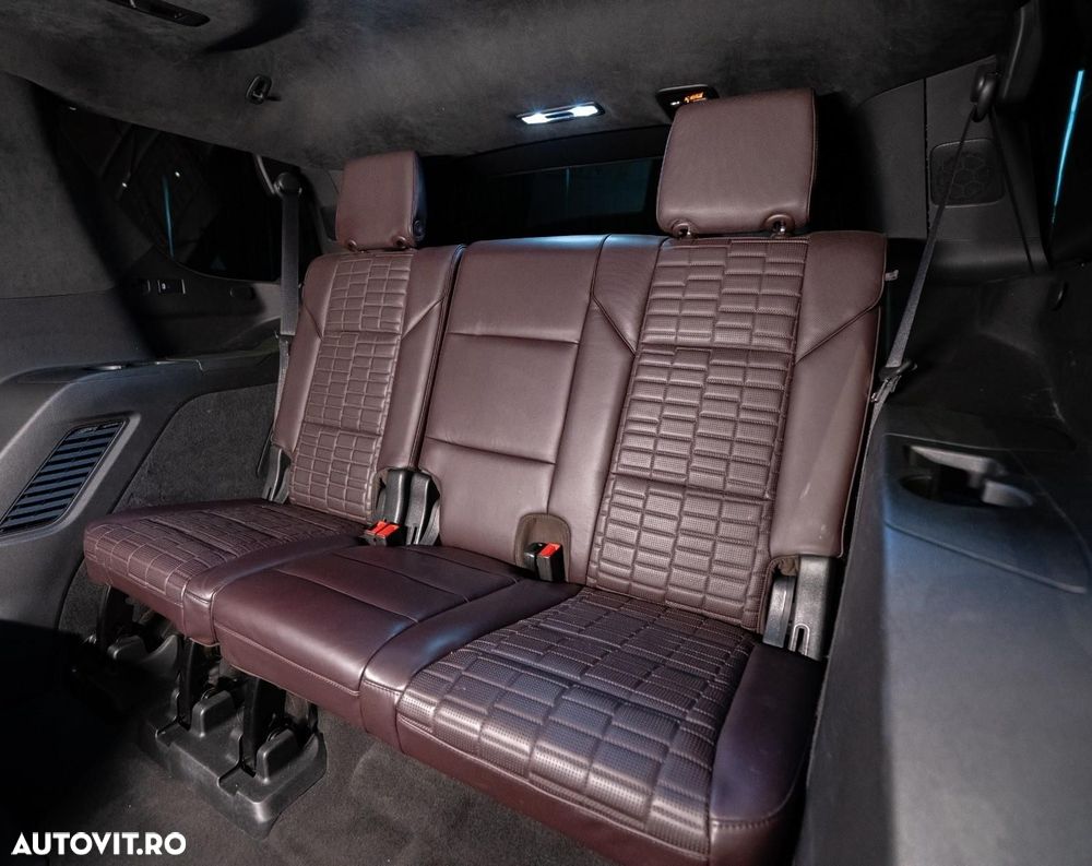 Cadillac Escalade - 7