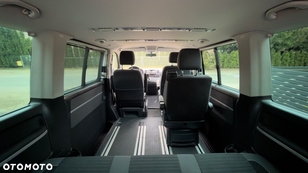Volkswagen Multivan - 24