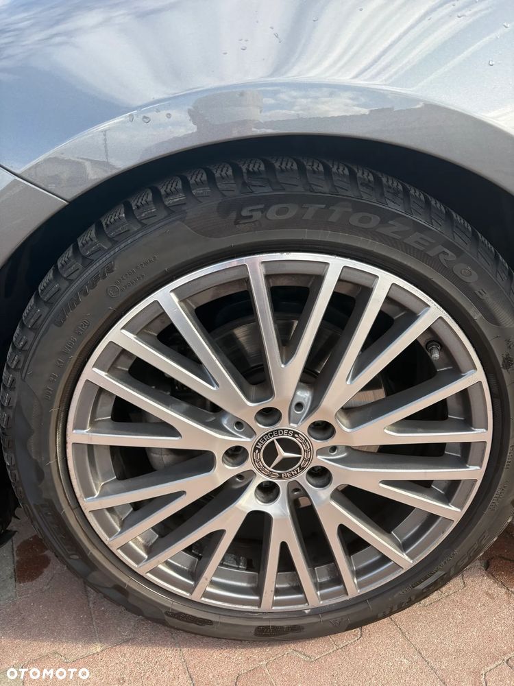 Mercedes-Benz CLA 180 Progressive 7G-DCT - 4