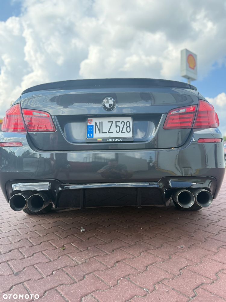 BMW Seria 5 528i Touring - 22