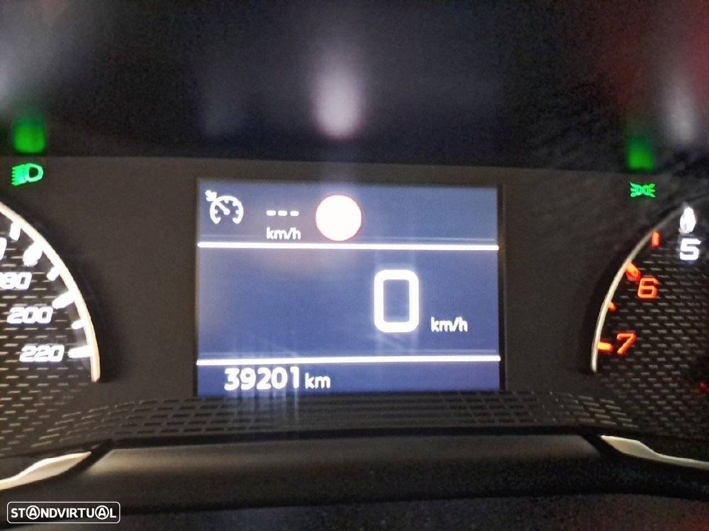 Peugeot 2008 1.2 PureTech Active - 13