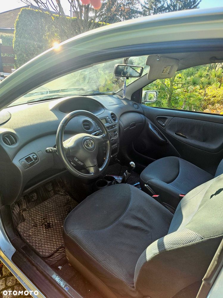 Toyota Yaris - 4