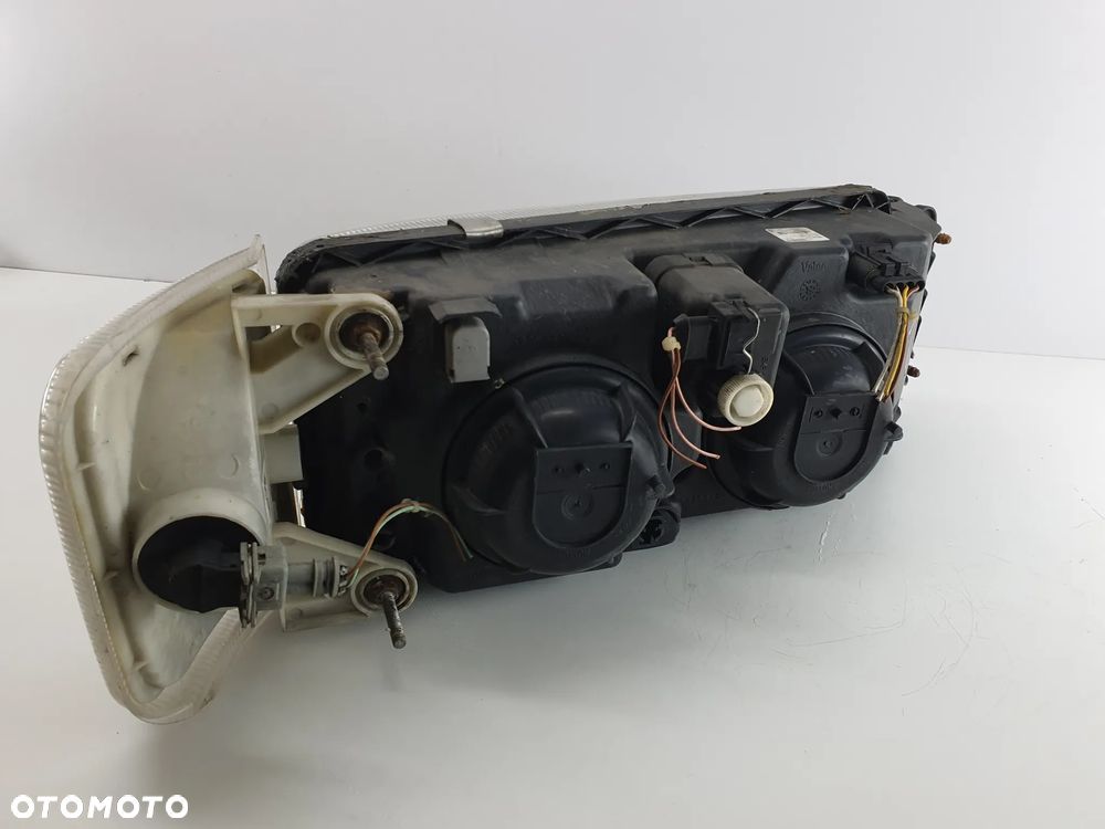 LAMPA LEWA REFLEKTOR KIERUNKOWSKAZ  IVECO EUROCARGO - 6