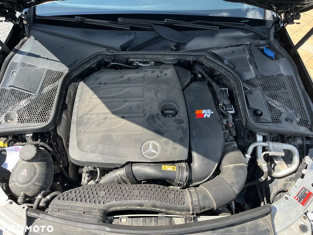 Mercedes-Benz Klasa C 300 9G-TRONIC - 20