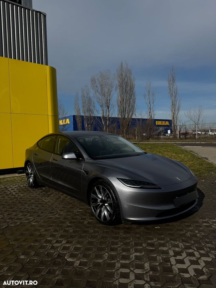 Tesla Model 3 - 2