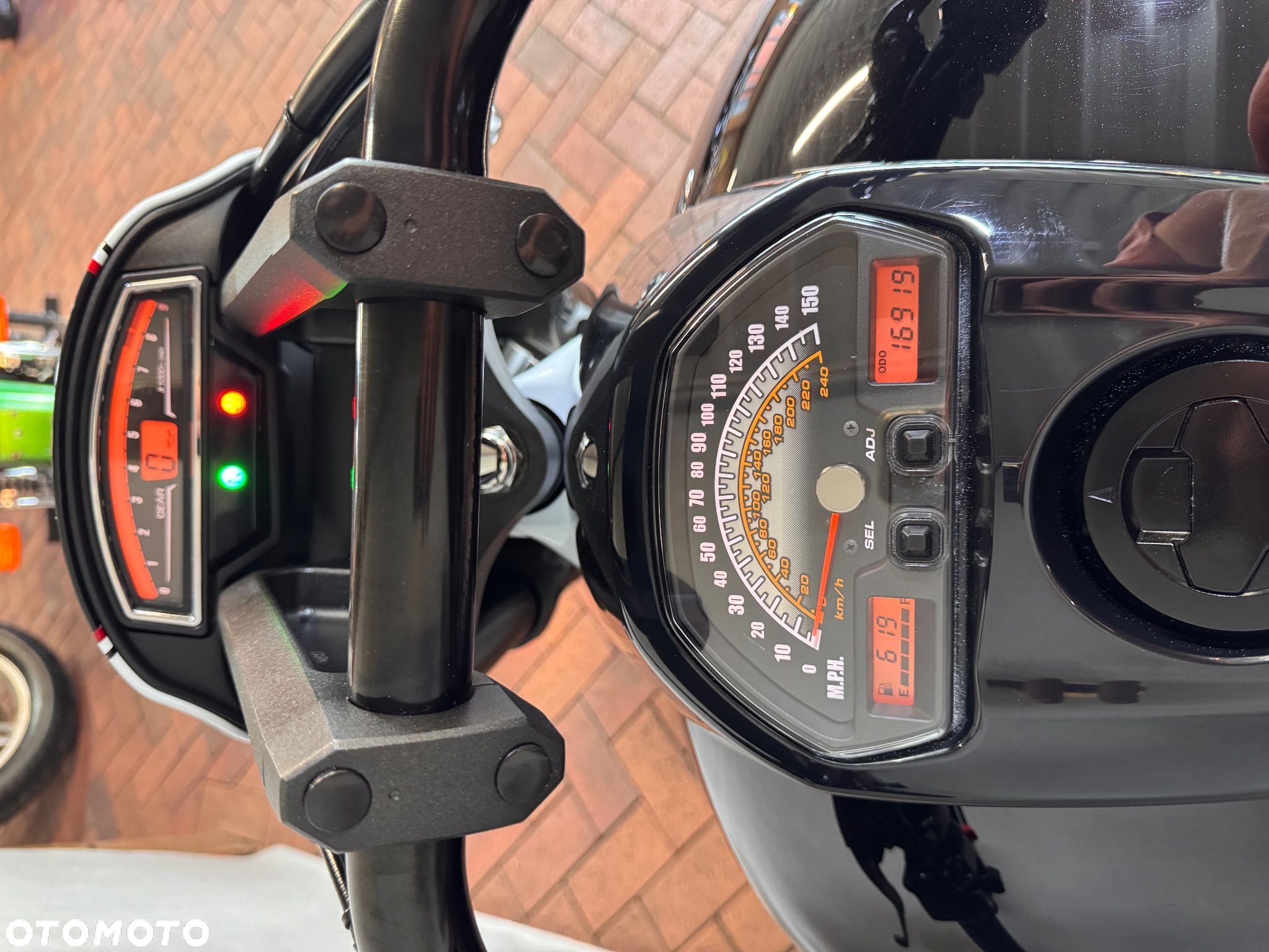 Suzuki Intruder - 7