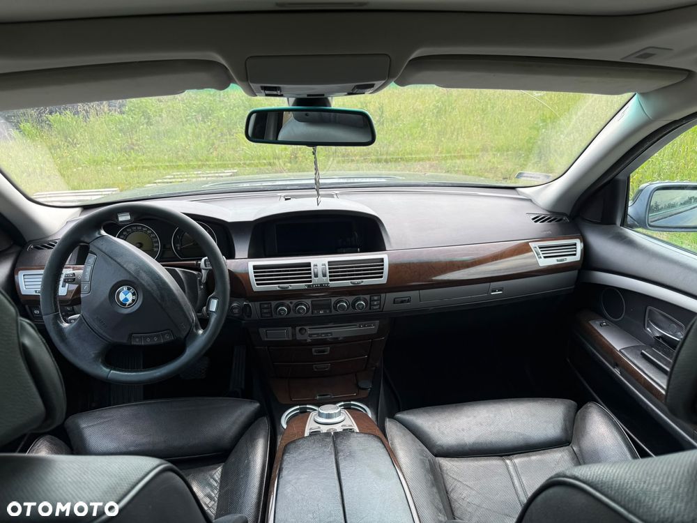 BMW Seria 7 - 30