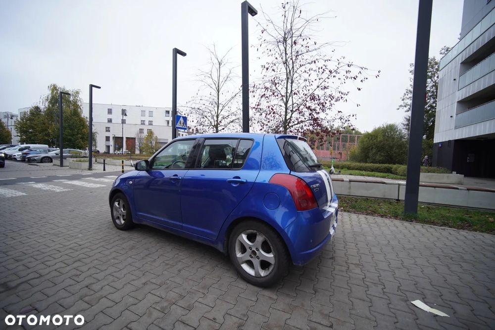 Suzuki Swift 2006 photo 4