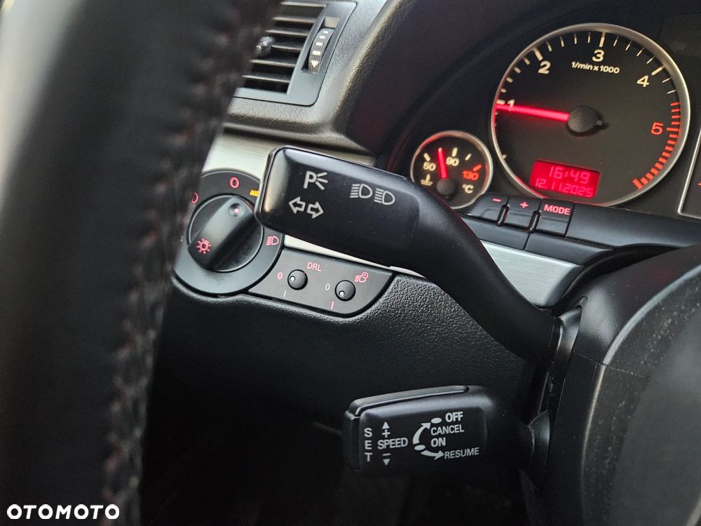 Audi A4 Limousine 2.0 TDI DPF S line Sportpaket (plus) - 32