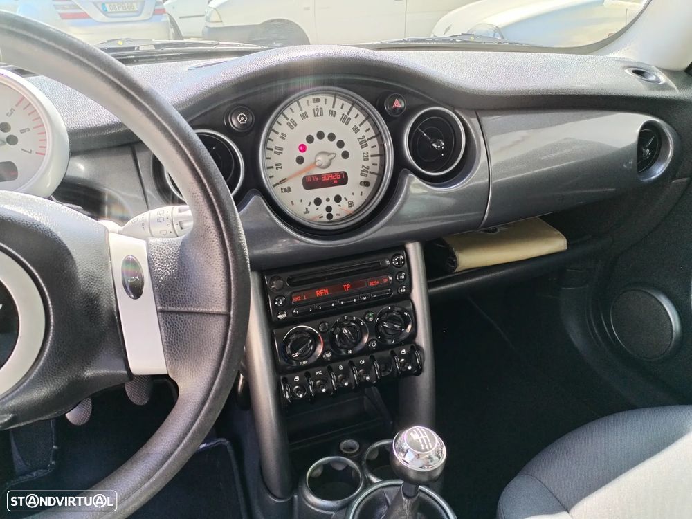 MINI 3 Portas One 1.4 D - 19