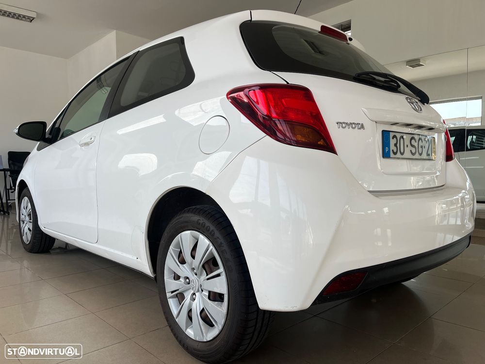 Toyota Yaris 1.400 D-4D 90CV (C/IVA) - 3