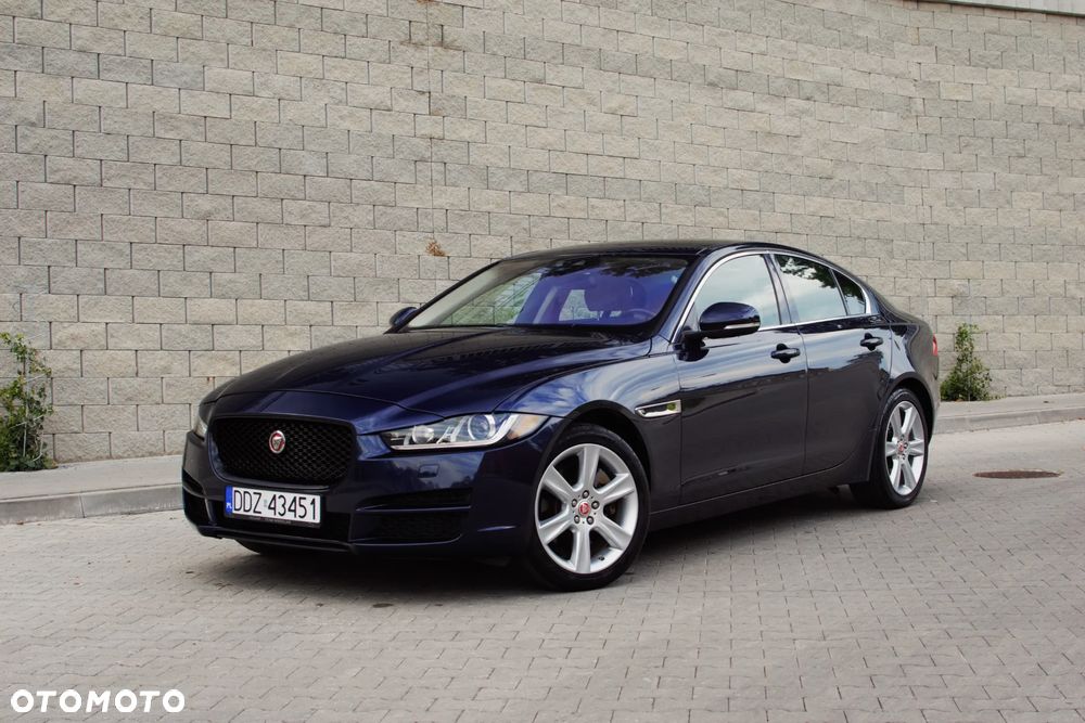 Jaguar XE 25t Prestige - 22