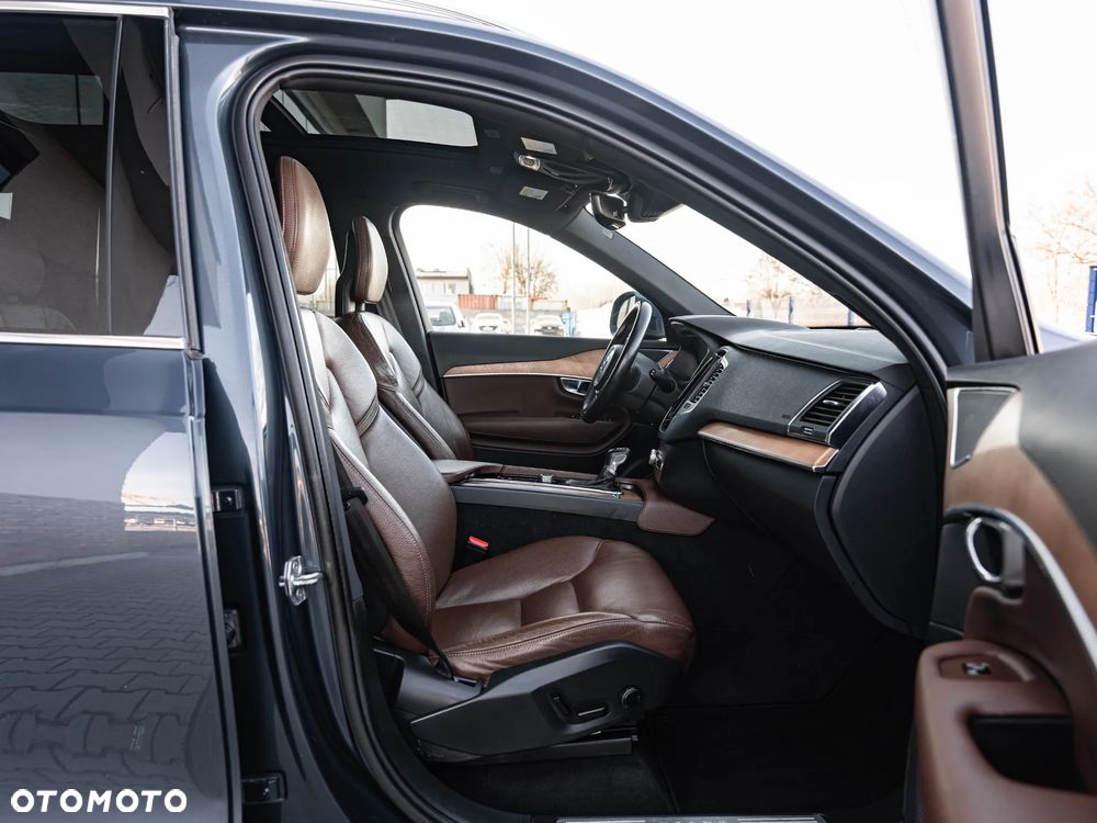 Volvo XC 90 T6 AWD Momentum - 34