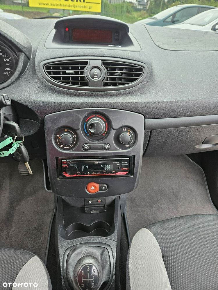 Renault Clio - 13