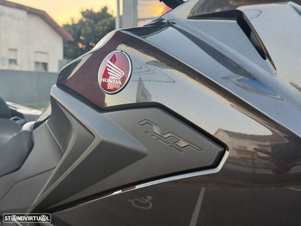 Honda NT 1100 - 7