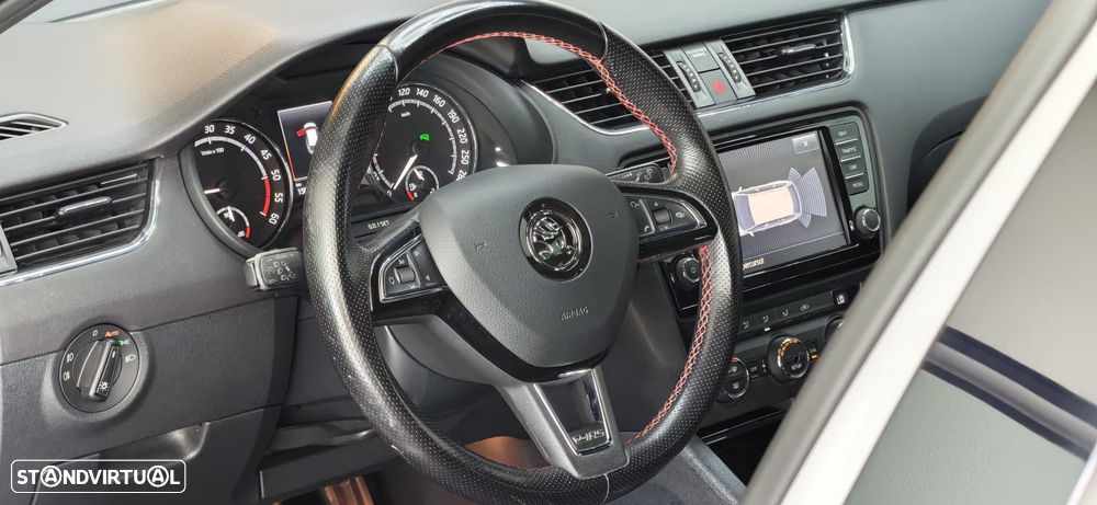 Skoda Octavia 2.0 TDI DSG RS - 22