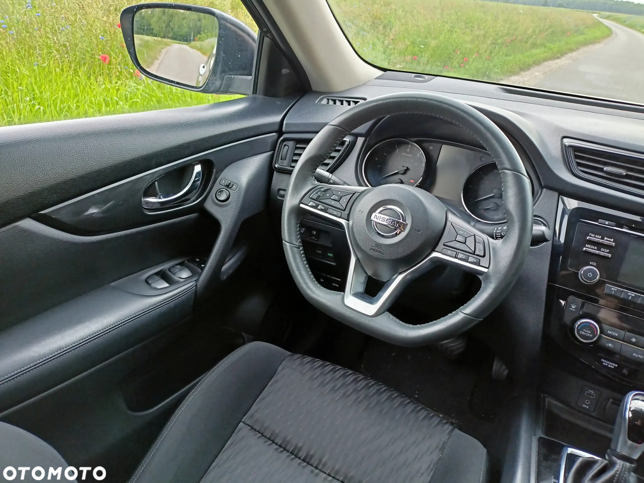 Nissan Rogue - 15