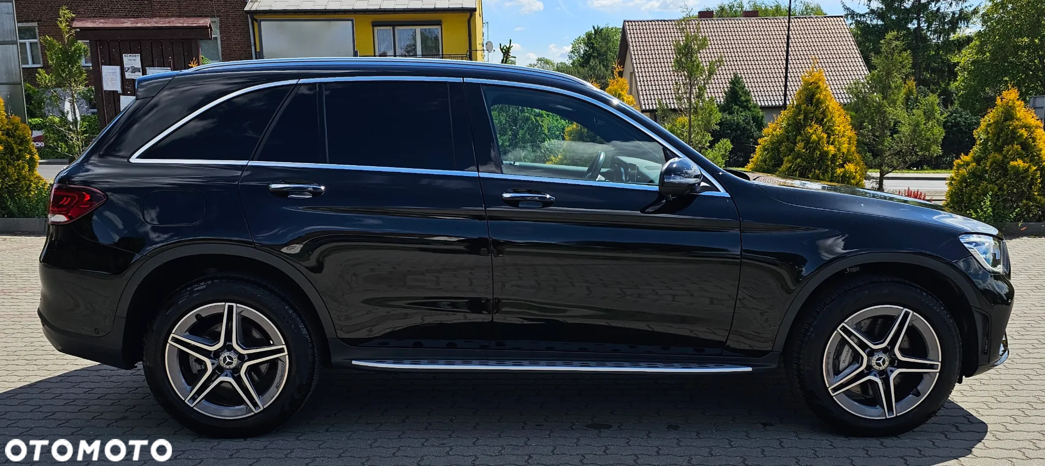 Mercedes-Benz GLC 300 4Matic 9G-TRONIC AMG Line - 5