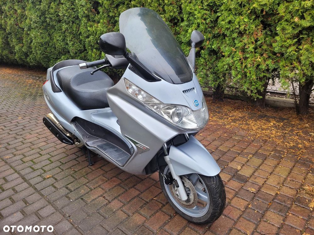 Piaggio X8