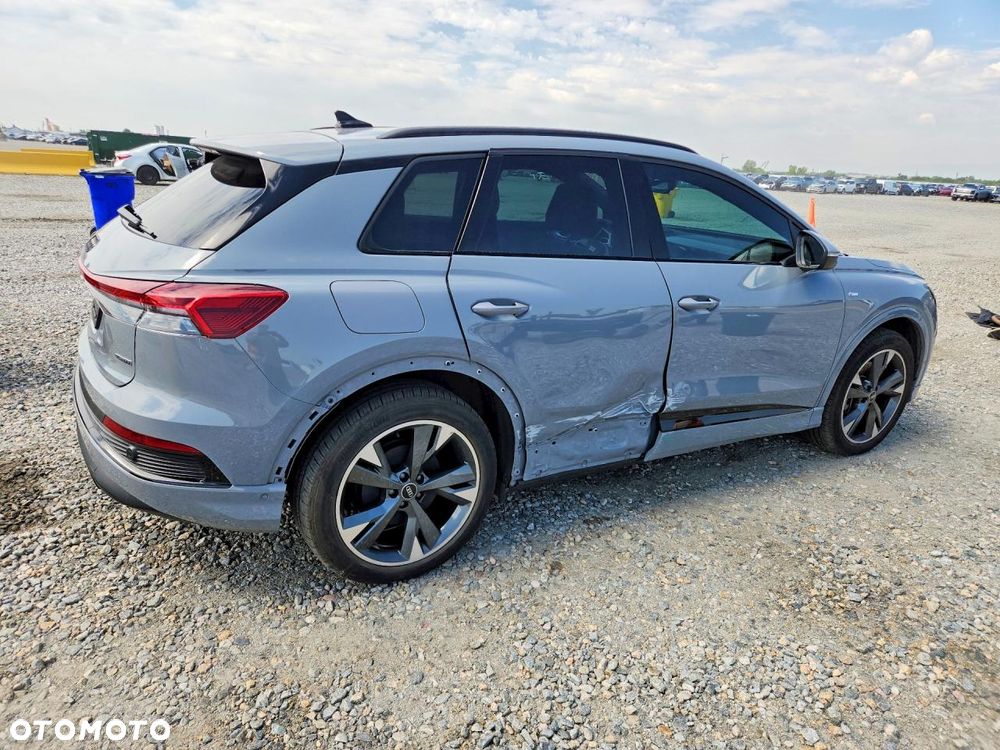 Audi Q4 e-tron - 4