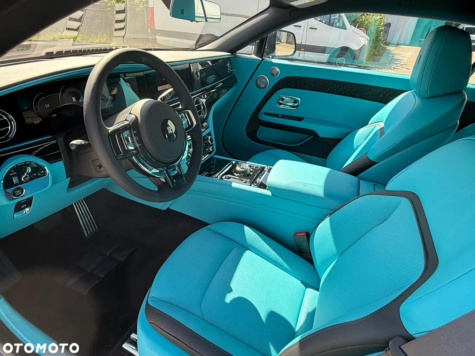 Rolls-Royce Spectre - 14