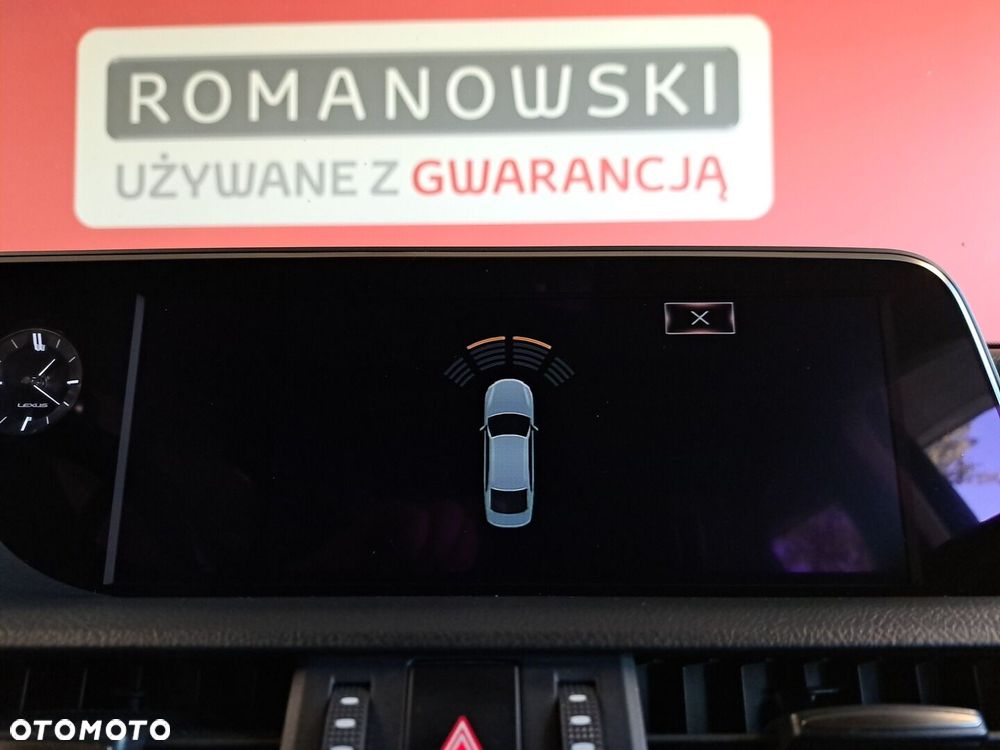 Lexus ES 300h Business Edition + - 28