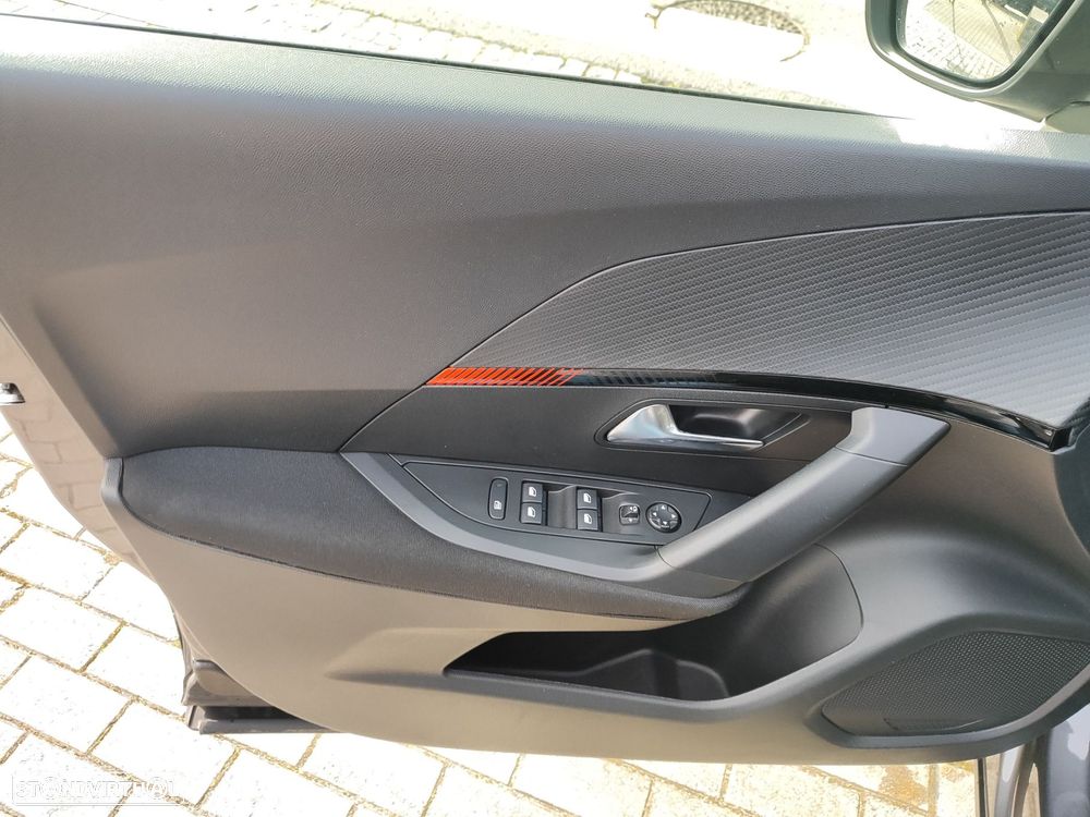 Peugeot 2008 1.5 BlueHDi Allure Pack EAT8 - 14