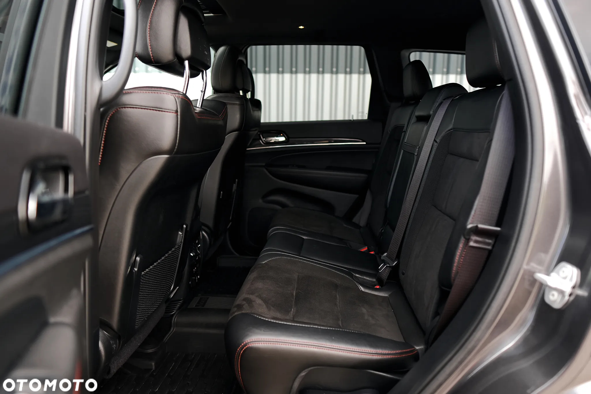 Jeep Grand Cherokee - 19