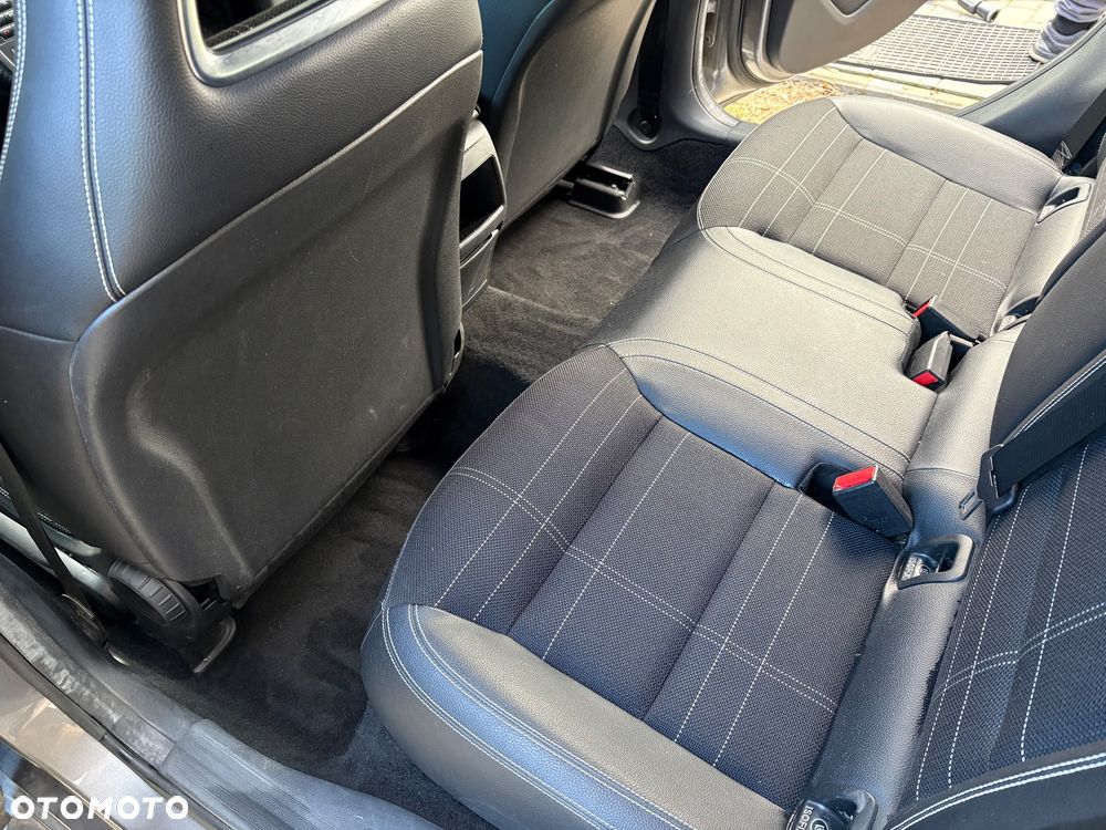 Mercedes-Benz Klasa A 180 BlueEfficiency Edition - 32